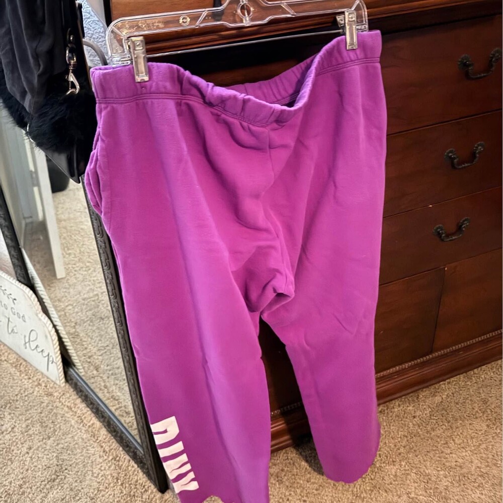 Victoria’s Secret boyfriend sweats